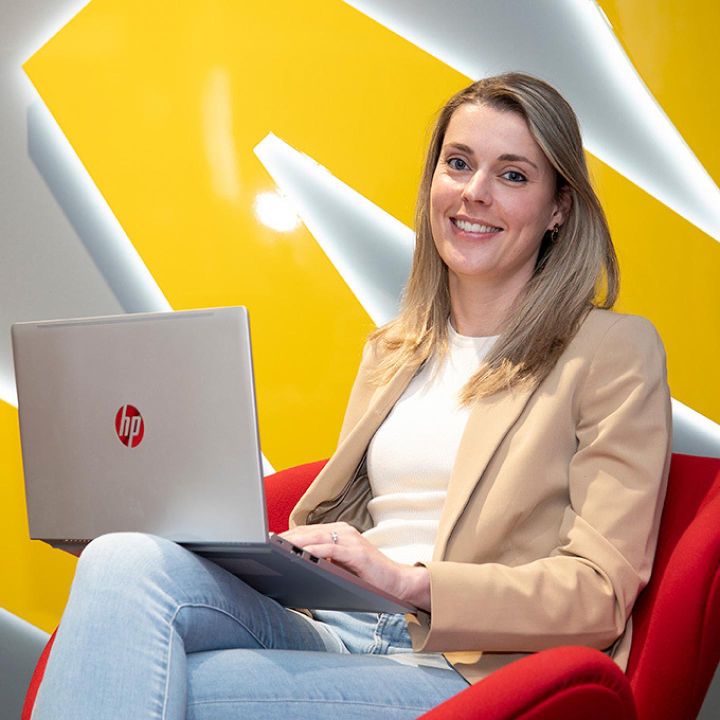 Helen-van-Beest---Assistent-Makelaar---02